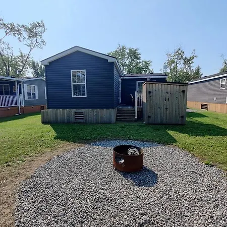 Resort Near Wineries, River, Trails! Large Pool! Niagara-on-the-Lake Exterior photo